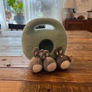 Lovevery 3 Bunnies in a Felt Burrow